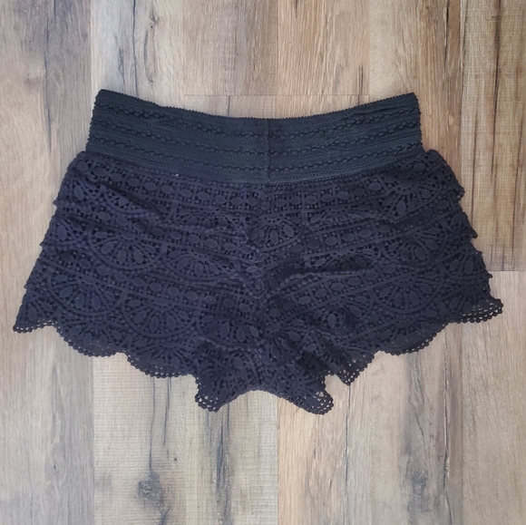 Rewind Crochet Lace Shorty Shorts Black - Picture 2 of 6